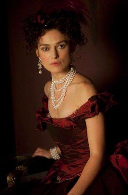 http://www.bespoke-bride.com/wp-content/uploads/2012/11/2.-Anna-Karenina-Still-by-Joe-Wright.jpg