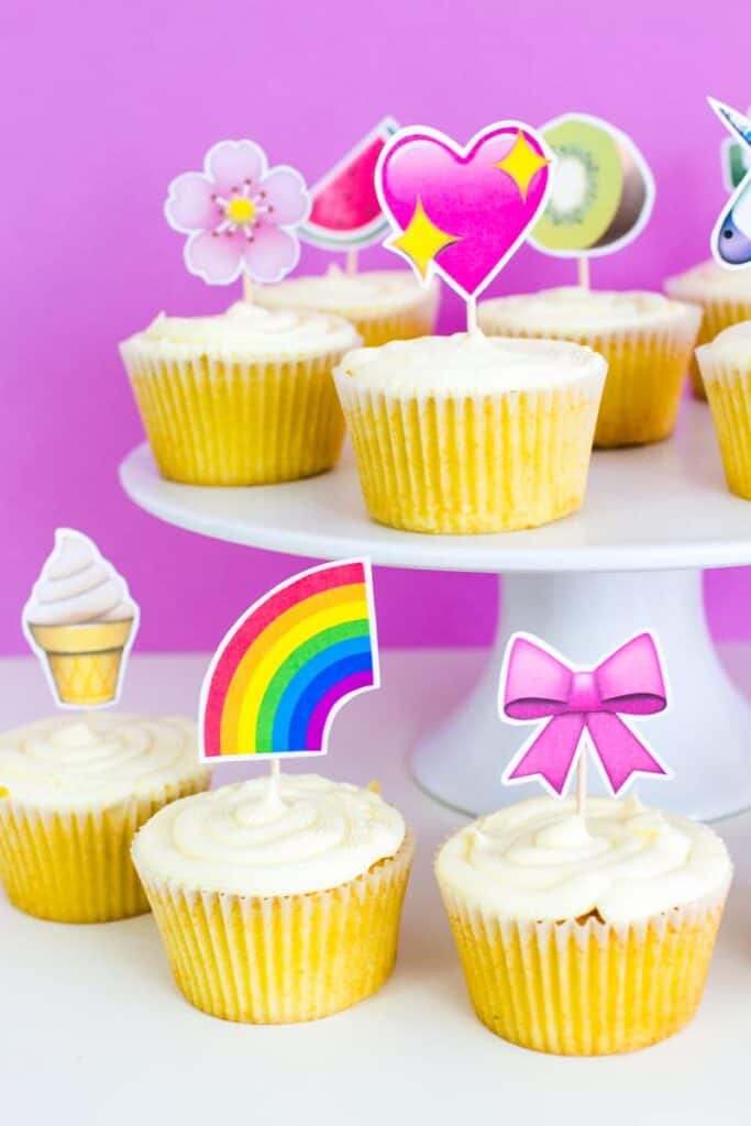 PRINTABLE EMOJI CUPCAKE TOPPERS FOR A FUN UNIQUE CAKE
