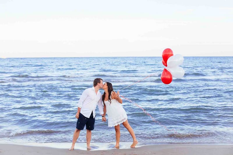 A Sweet Beach Engagement Featured Image