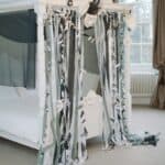 A Dark & Dramatic Black Swan Styled Shoot - Img