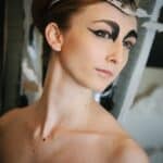 A Dark & Dramatic Black Swan Styled Shoot - Img