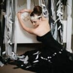 A Dark & Dramatic Black Swan Styled Shoot - Img