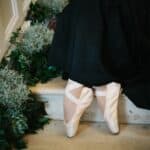 A Dark & Dramatic Black Swan Styled Shoot - Img