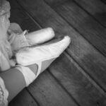 A Dark & Dramatic Black Swan Styled Shoot - Img