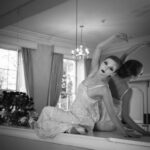 A Dark & Dramatic Black Swan Styled Shoot - Img