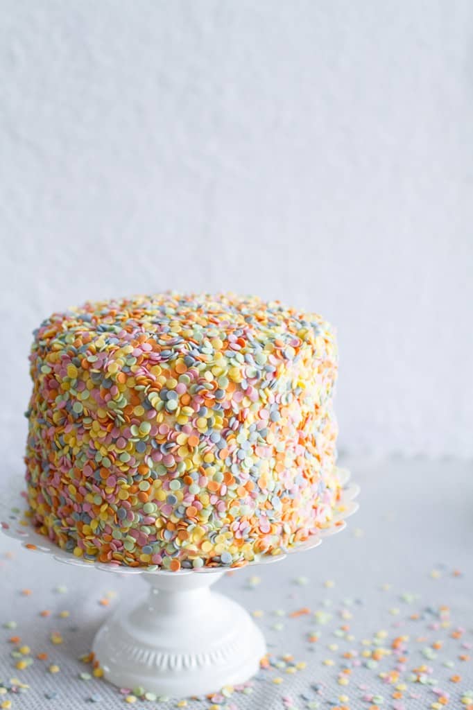 How To Decorate A Confetti Sprinkle Cake! | DIY wedding blog | UK ...