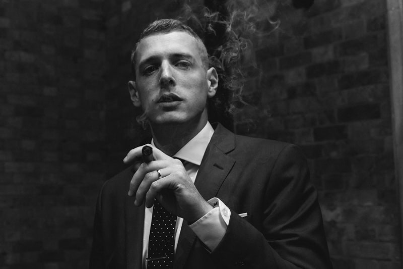 A fun and elegant wedding with a hint of pink