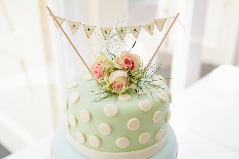 A Vintage English Country Garden Wedding Cake