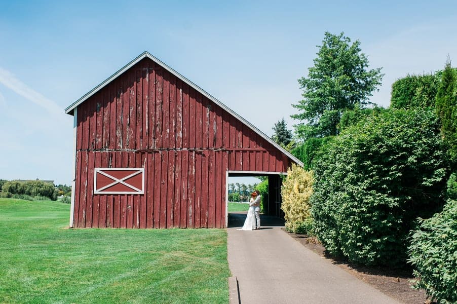 A Rustic & Natural Wedding Filled With Succulents Succulent Laid Back Wedding 5