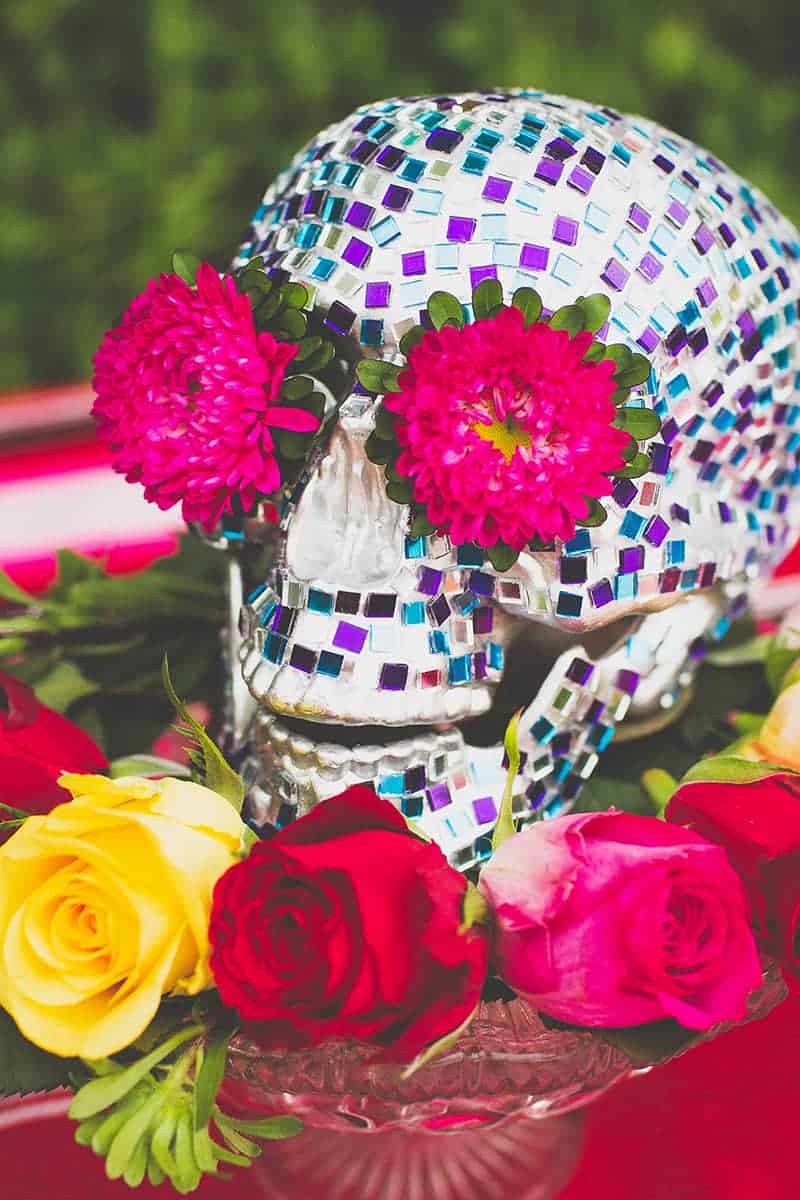 12 DIY Mosaic Skull Mexican Wedding Inspiration Tutorial Dia de los muertos