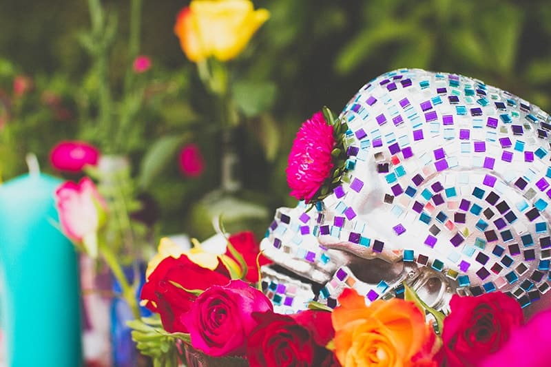 14 DIY Mosaic Skull Mexican Wedding Inspiration Tutorial Dia de los muertos