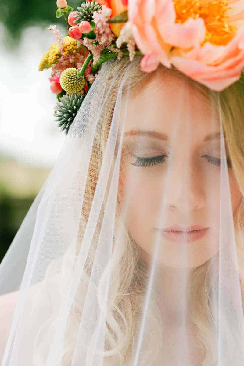 HOW TO MAKE A SWEET & SUCCULENT FLOWER CROWN - How To Make A Succulent Crown Festival Wedding