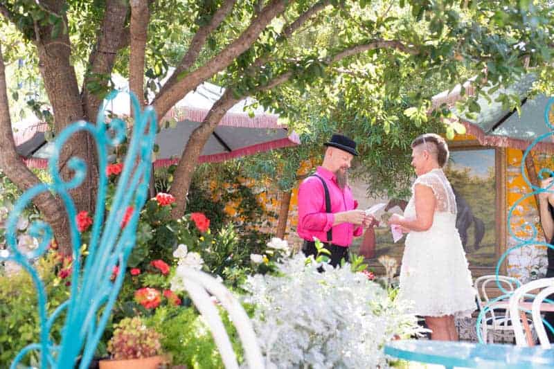 PINK TO MAKE THE BOYS WINK! AN ECLECTIC LAS VEGAS ELOPEMENT (3)