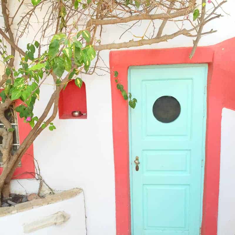 Santorini Oia Travel Guide Reccomendations Honeymoon Colourful Place Greece_-106