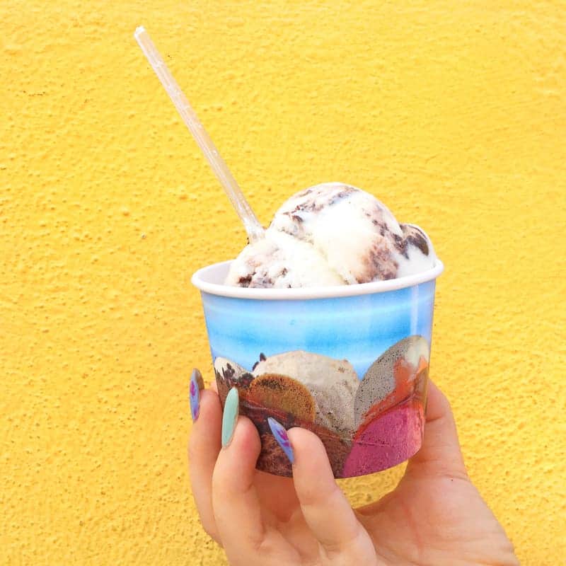 Santorini Oia Travel Guide Reccomendations Honeymoon Colourful Place Greece_-115