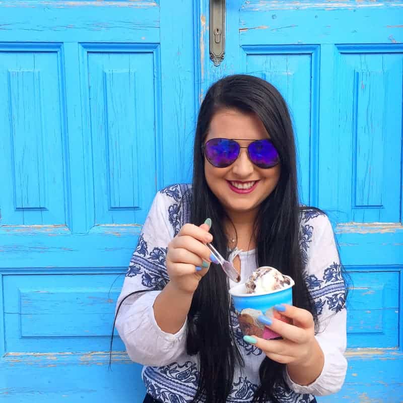 Santorini Oia Travel Guide Reccomendations Honeymoon Colourful Place Greece_-116