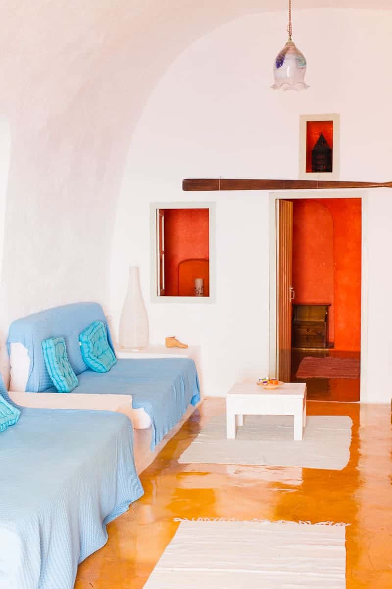 Santorini Oia Travel Guide Reccomendations Honeymoon Colourful Place Greece_-124