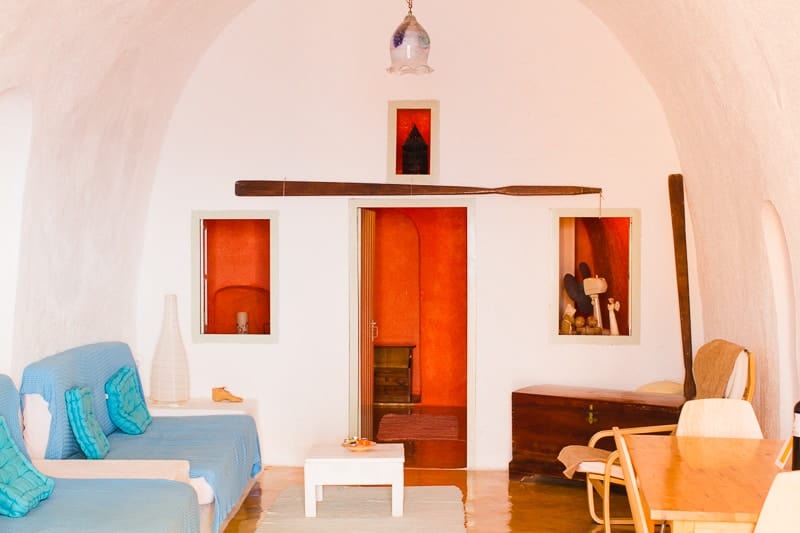 Santorini Oia Travel Guide Reccomendations Honeymoon Colourful Place Greece_-125