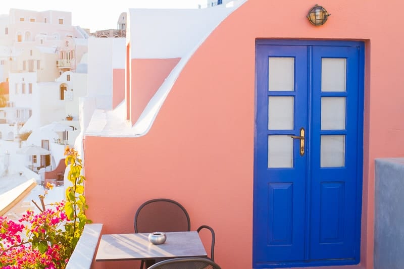 Santorini Oia Travel Guide Reccomendations Honeymoon Colourful Place Greece_-20