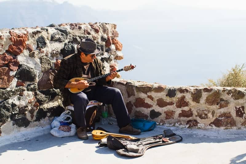 Santorini Oia Travel Guide Reccomendations Honeymoon Colourful Place Greece_-67