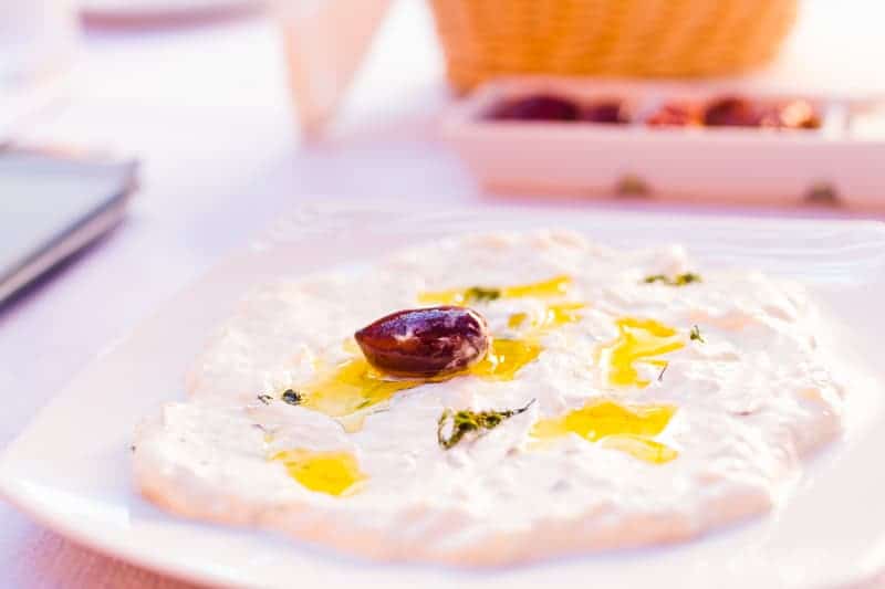 Santorini Oia Travel Guide Reccomendations Honeymoon Colourful Place Greece_-87