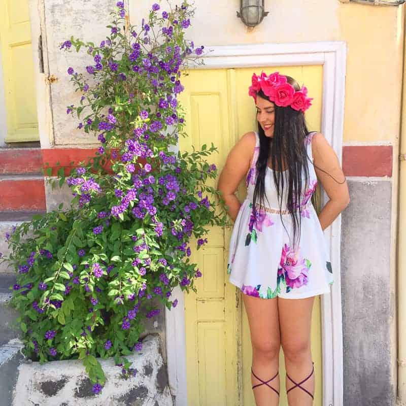 Santorini Oia Travel Guide Reccomendations Honeymoon Colourful Place Greece_-89