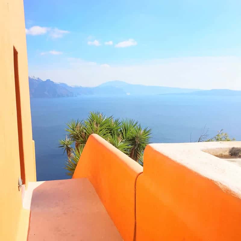 Santorini Oia Travel Guide Reccomendations Honeymoon Colourful Place Greece_-97