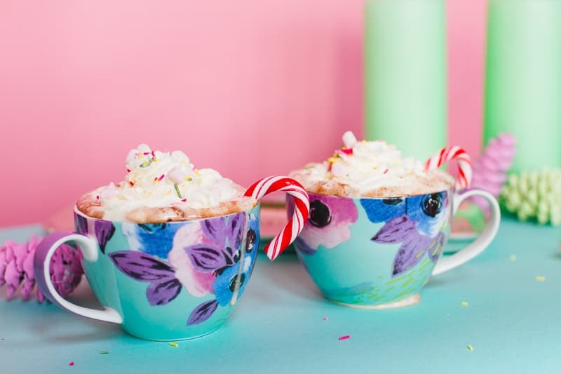 Hot chocolate bar oliver bonas pastel themed decoration christmas xmas styling mint pink blue pine cones mugs festive pretty modern DIY how to-12