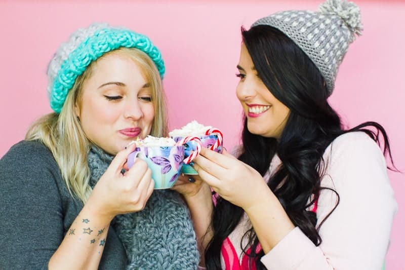 Hot chocolate bar oliver bonas pastel themed decoration christmas xmas styling mint pink blue pine cones mugs festive pretty modern DIY how to-18