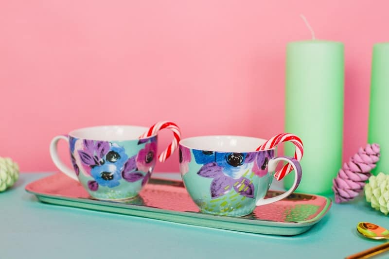 Hot chocolate bar oliver bonas pastel themed decoration christmas xmas styling mint pink blue pine cones mugs festive pretty modern DIY how to-2