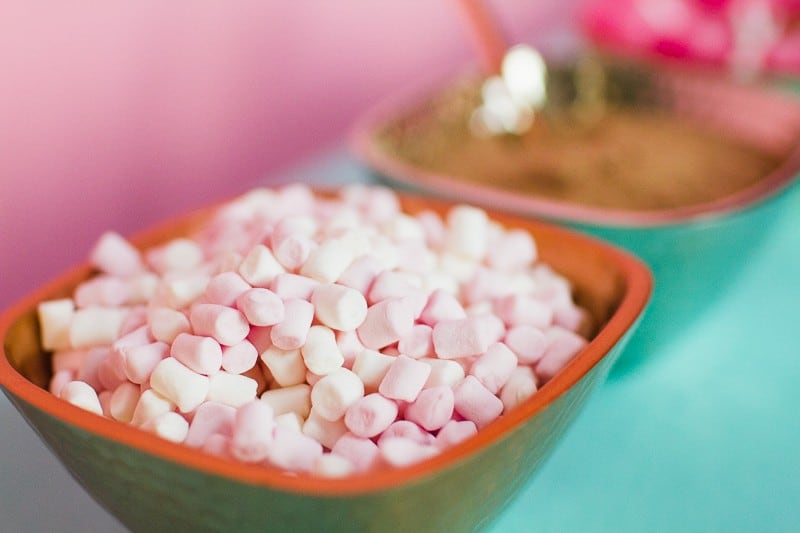 Hot chocolate bar oliver bonas pastel themed decoration christmas xmas styling mint pink blue pine cones mugs festive pretty modern DIY how to-8