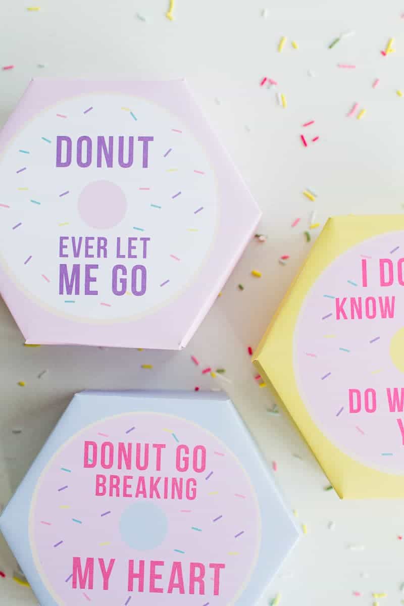 DIY donut boxes valentines day puns doughnuts case cute fun tutorial free printable-4