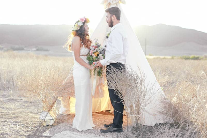 WHY ELOPING IS BETTER THAN A WEDDING - STYLED INTIMATE BOHEMIAN ELOPEMENT (14)