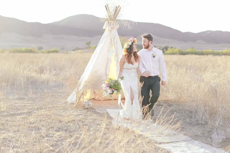 WHY ELOPING IS BETTER THAN A WEDDING - STYLED INTIMATE BOHEMIAN ELOPEMENT (17)