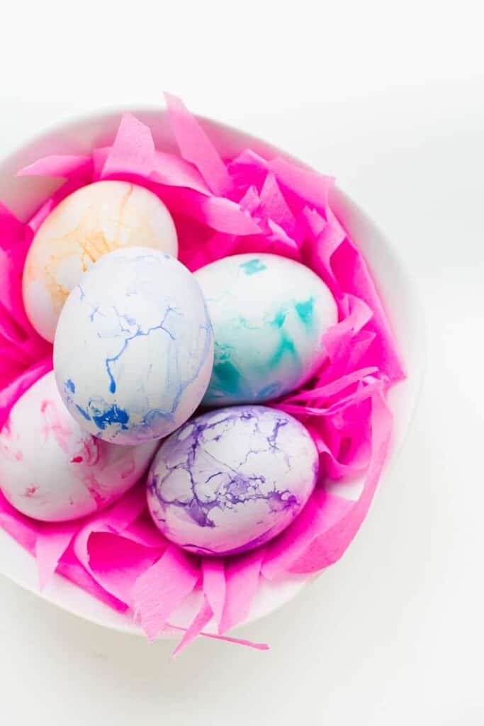 DIY PASTEL MARBLED EASTER EGGS THE PERFECT SPRING DECORATION BespokeBride Wedding Blog