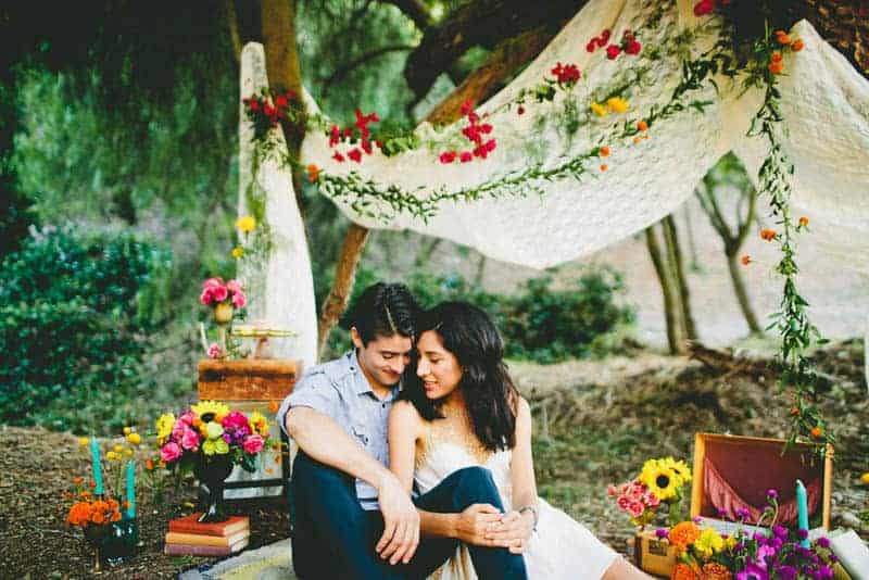 How to make your engagement shoot more personal - a colourful whimsical outdoor picnic engagement on the beach (13)