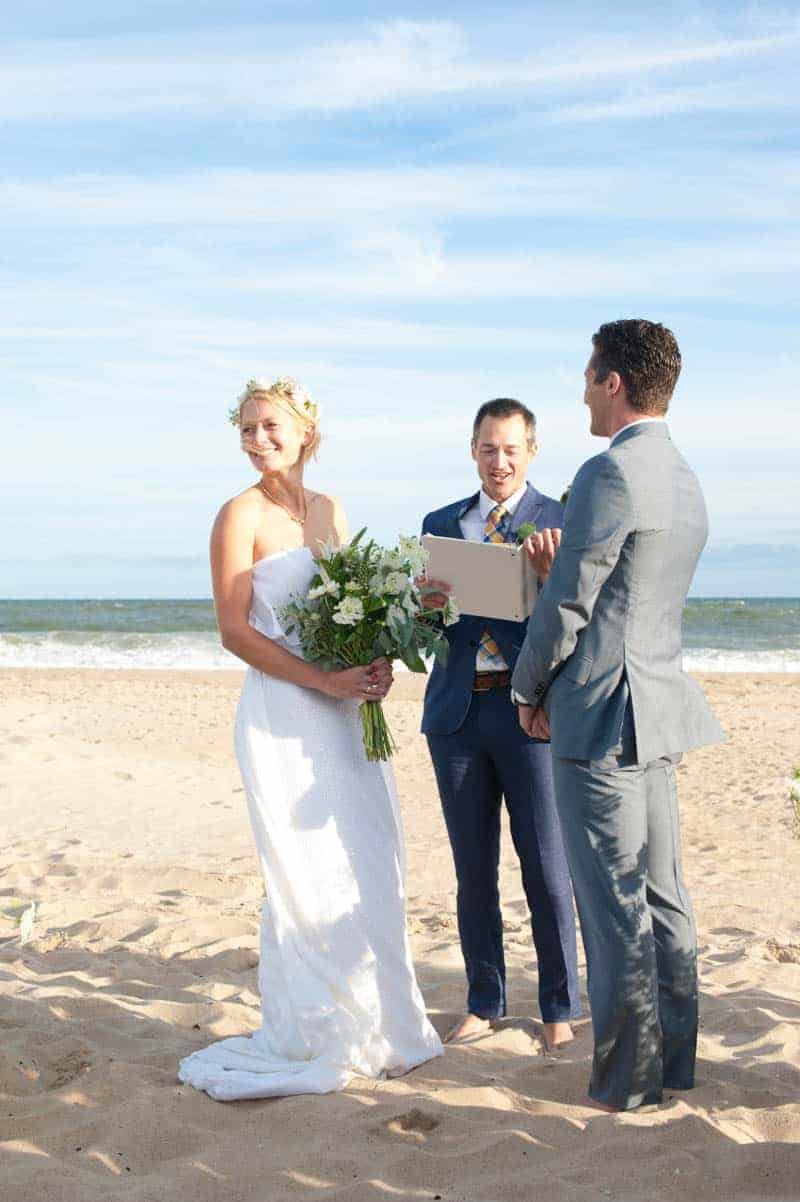 INTIMATE SWEDISH INSPIRED BEACH WEDDING AT A NON TRADITIONAL WEDDING VENUE RS (7)