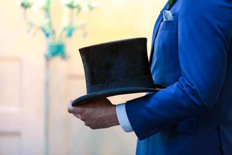 MODERN ALICE IN WONDERLAND THEMED WEDDING (5)