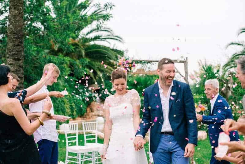 HOW TO PLAN YOUR WEDDING WHEN YOU LIVE LONG DISTANCE. A CITRUS THEMED WEDDING IN THE IBIZIAN COUNTRYSIDE (25)