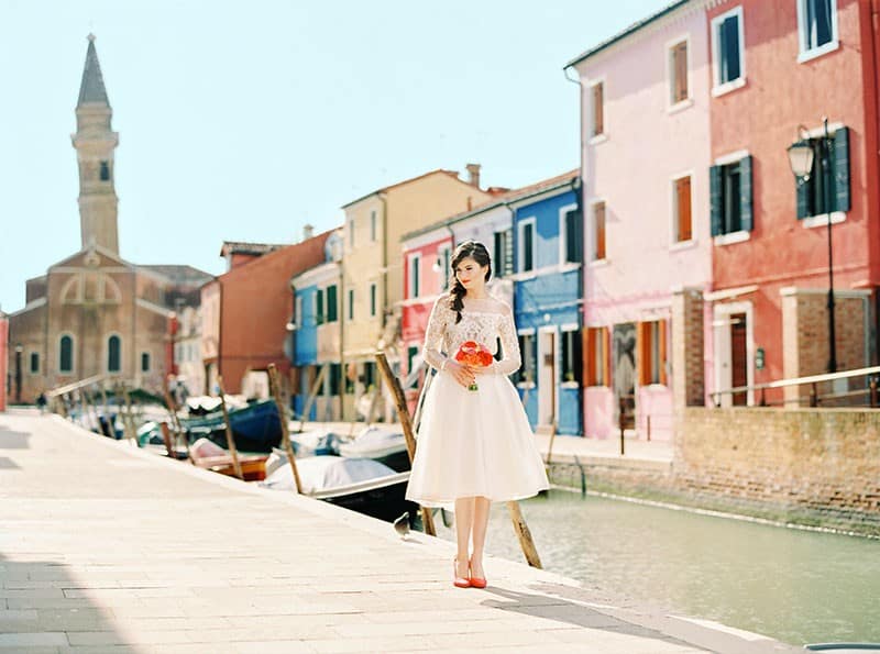 COLOURFUL WEDDING INSPIRATION IN BURANO, ITALY (1)