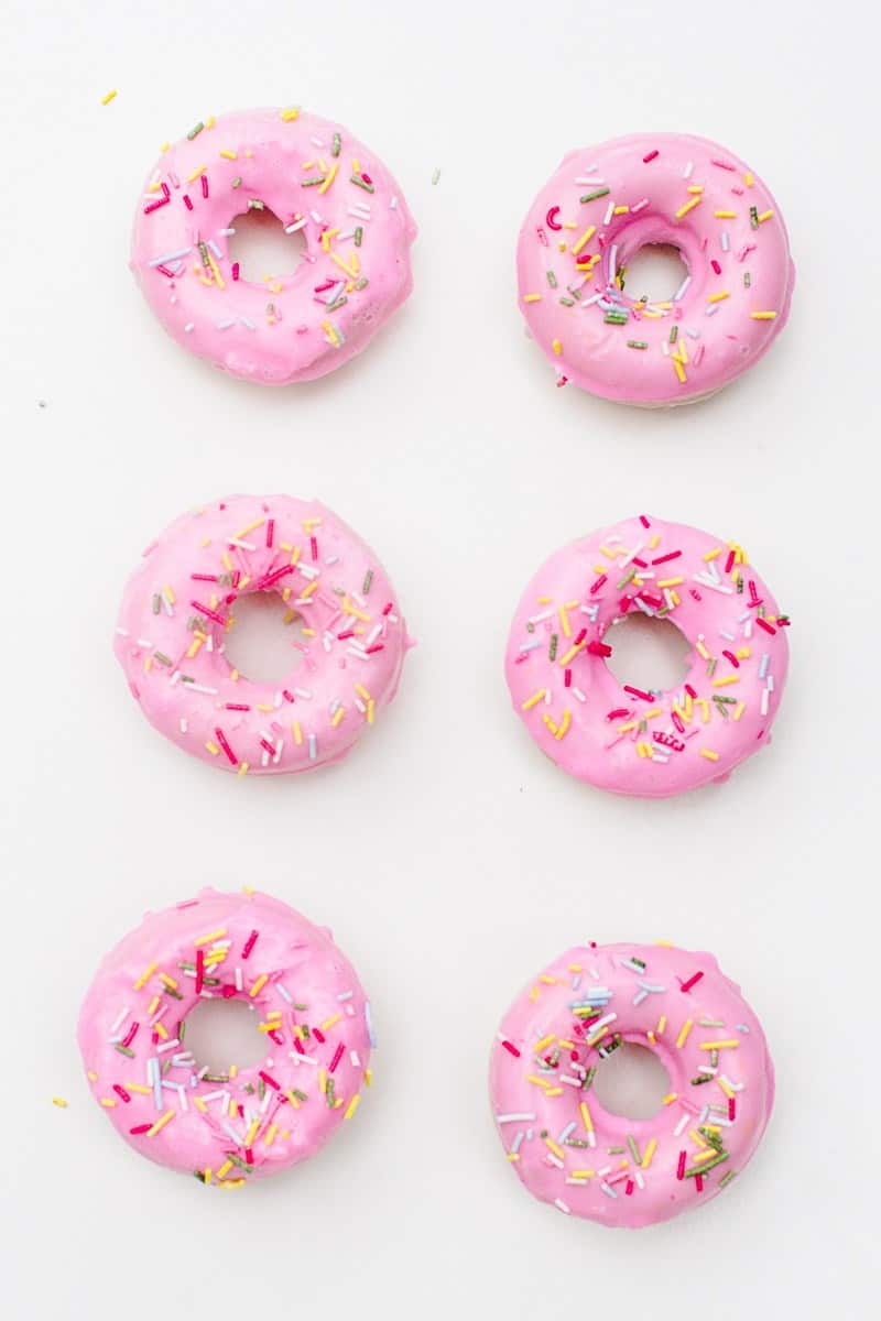 DIY-Donut-Soap-Favours-Sprinkles-Doughnut-Melt-and-pour-National-Donut-day