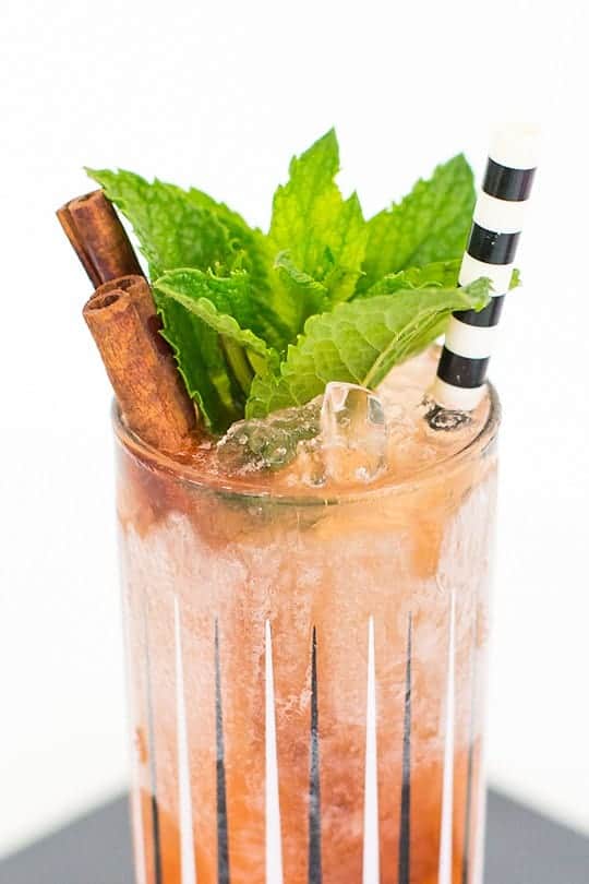 10 COLOURFUL HALLOWEEN DIYS YOU NEED TO MAKE! - Zombie Cocktail P