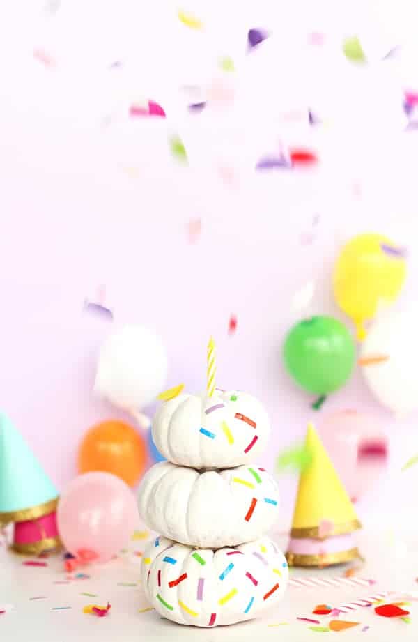 10 COLOURFUL HALLOWEEN DIYS YOU NEED TO MAKE! - Cakie Pumpkin