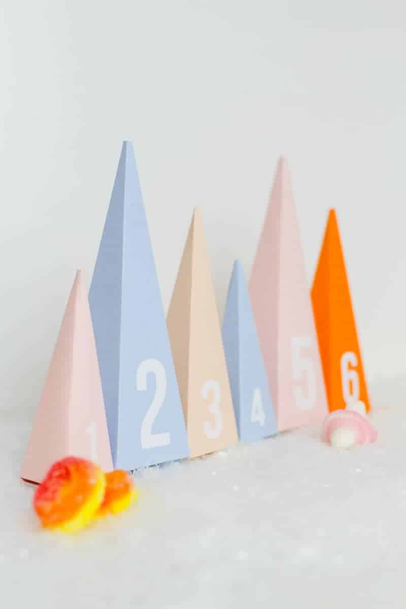 diy-advent-calendar-christmas-tree-pyramid-modern-colourful-handmade-cricut-card-sweets-candy-chocolate-25