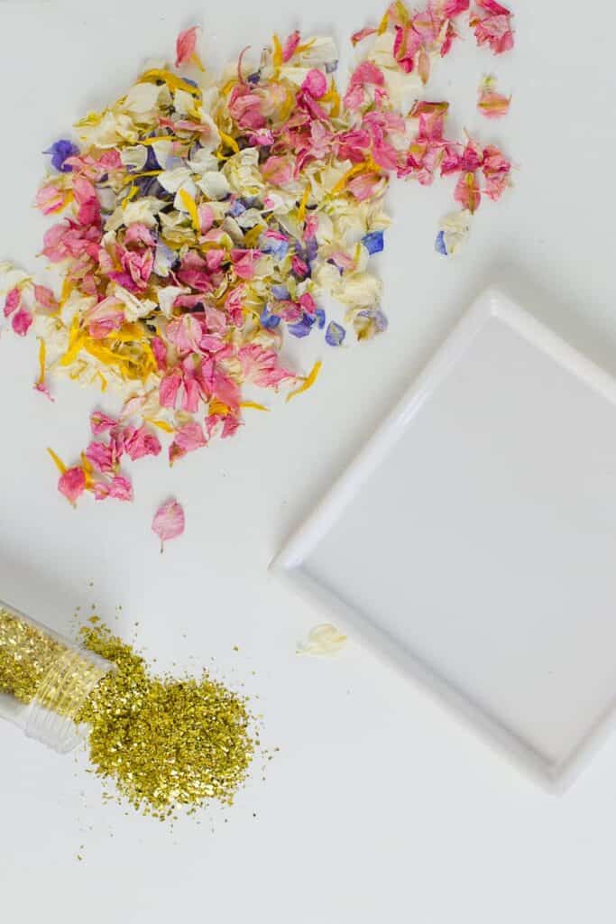 DIY NATURAL PETAL CONFETTI TRAY BespokeBride Wedding Blog