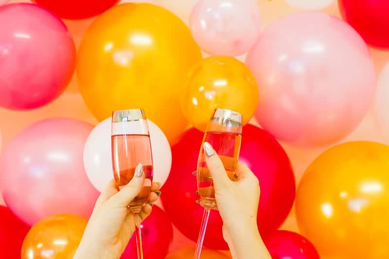 diy-balloon-backdrop-new-years-eve-photo-booth-colourful-fun-decor-ideas-tutorial-11