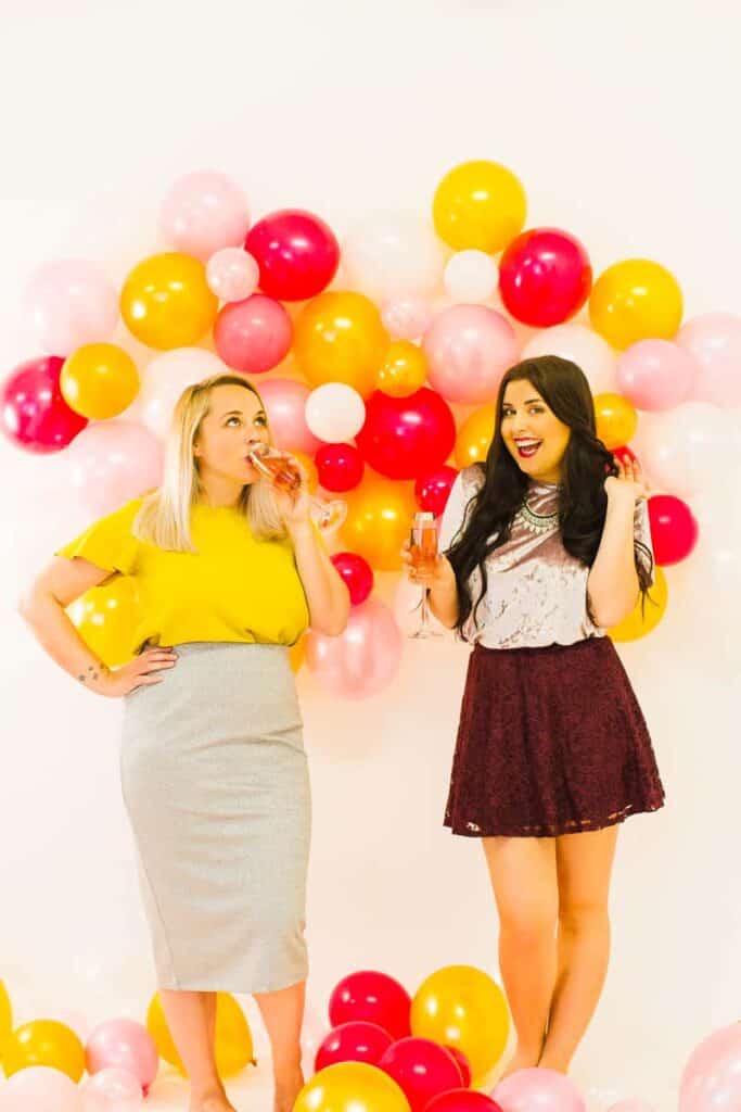 DIY BALLOON WALL BACKDROP FOR YOUR NYE PARTY! BespokeBride Wedding Blog
