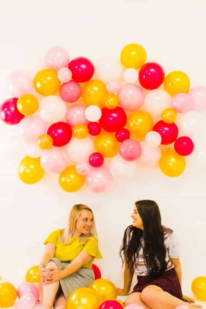 DIY BALLOON WALL BACKDROP FOR YOUR NYE PARTY! BespokeBride Wedding Blog