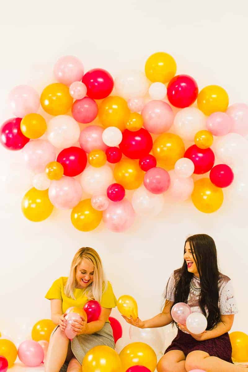 diy-balloon-backdrop-new-years-eve-photo-booth-colourful-fun-decor-ideas-tutorial-22