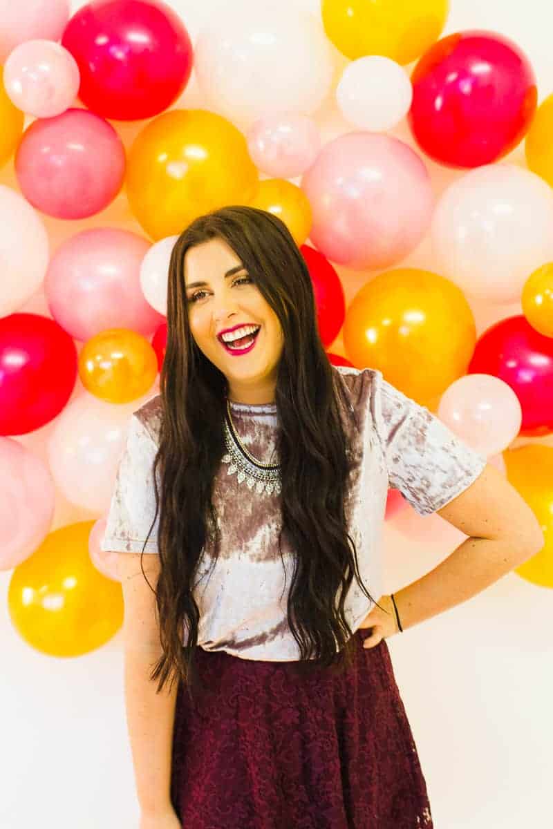 diy-balloon-backdrop-new-years-eve-photo-booth-colourful-fun-decor-ideas-tutorial-9